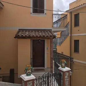 Apartament Casa Cundari, Castelmola